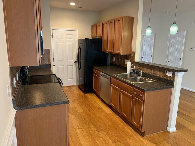 Foto del edificio - 107 Fargale Ln