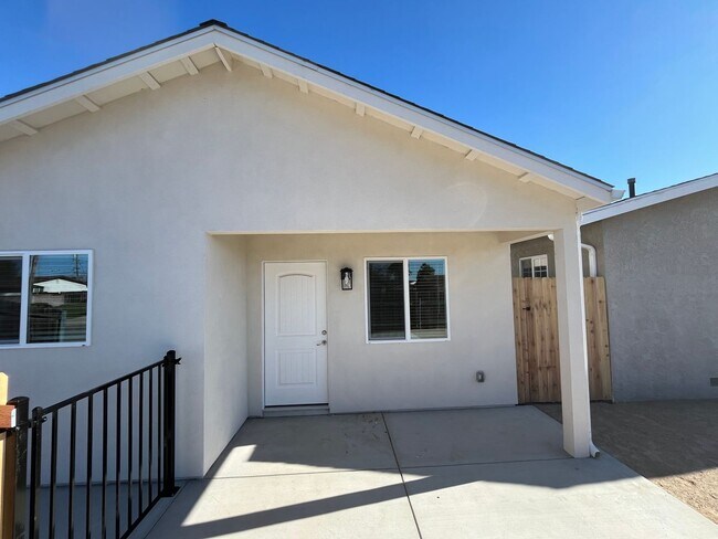 Building Photo - 4628 La Verne Avenue