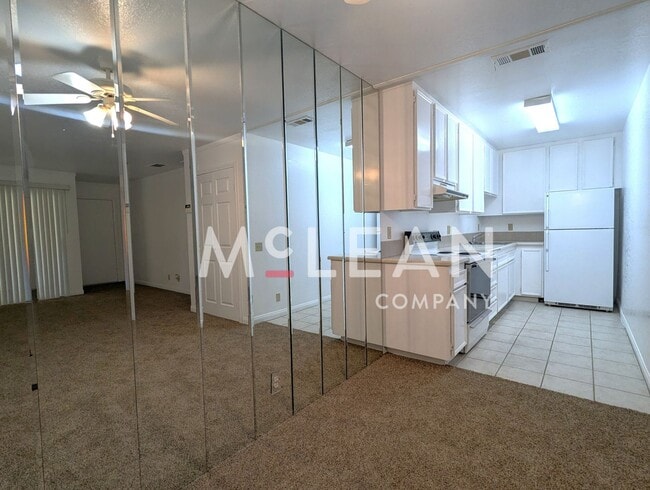 Building Photo - Charming Condo in Palm Springs Villas