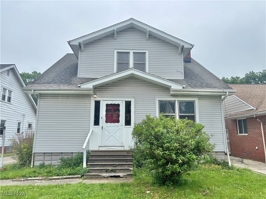 Primary Photo - 9615 Cardwell Ave