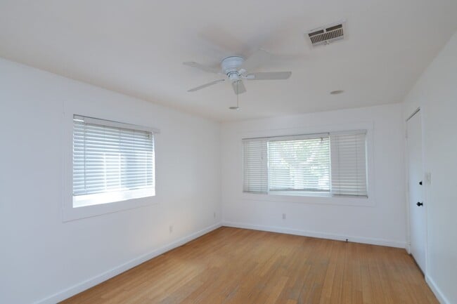Building Photo - Beautiful 2 bedroom 1 bath home!!!!