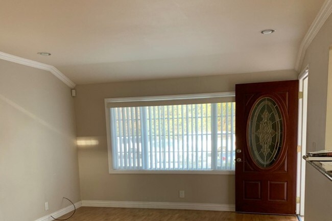 Foto del edificio - 1599 Farringdon Dr