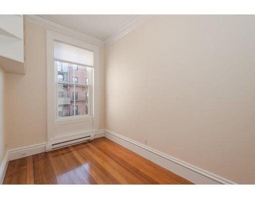 Building Photo - 262 Beacon St