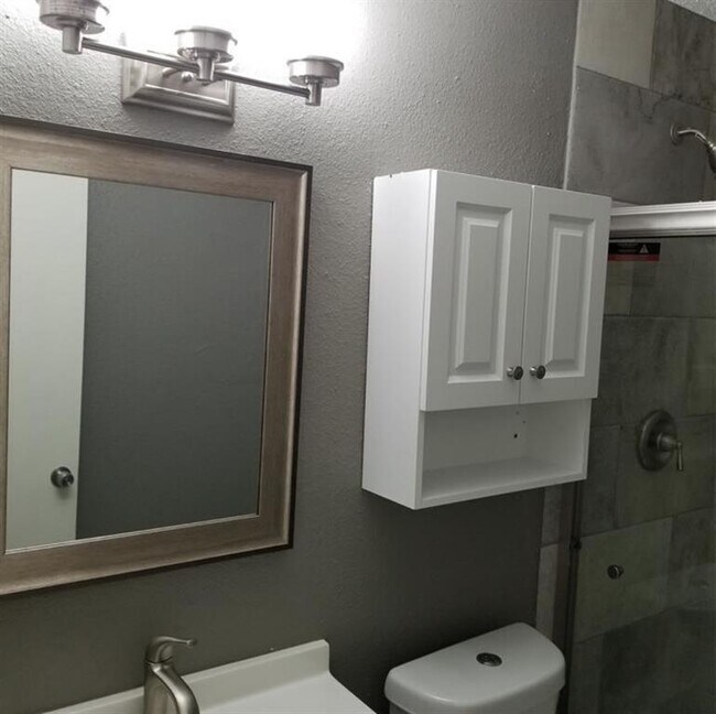 Foto del edificio - 5636 Birchmont Dr