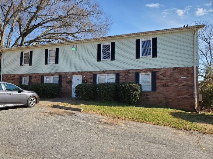 Foto principal - 10 Bostic St