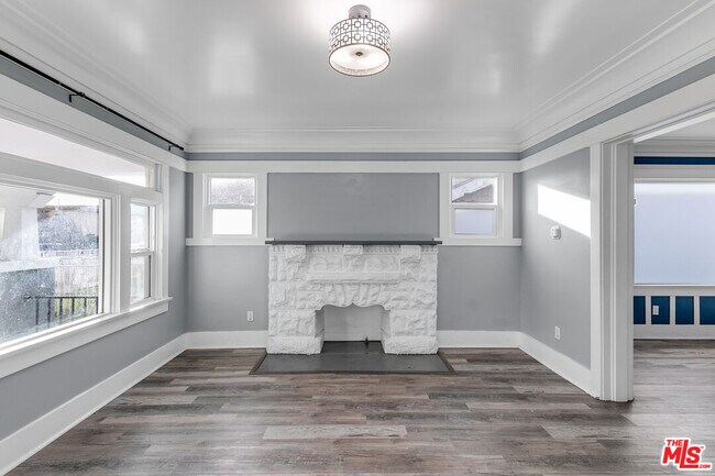 Foto del edificio - 641 W 43rd St