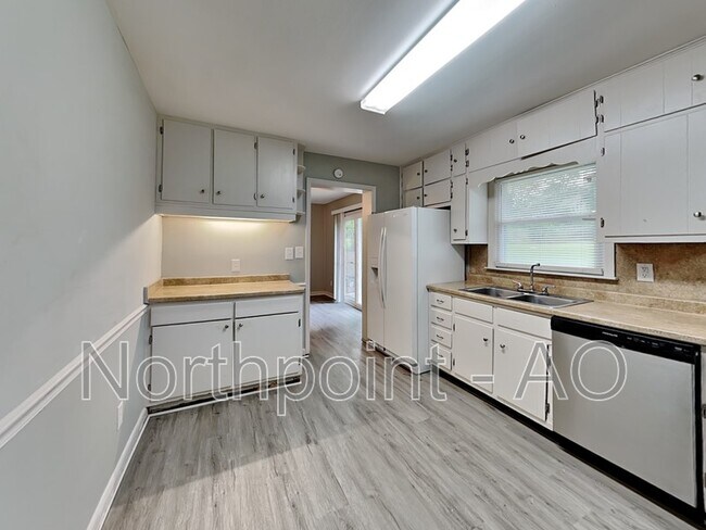 Foto del edificio - 838 Cone Rd