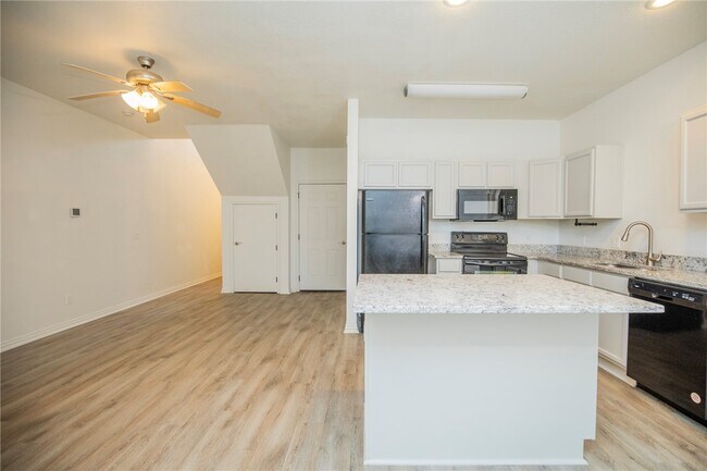 Foto del edificio - 786 W Breeze Cove