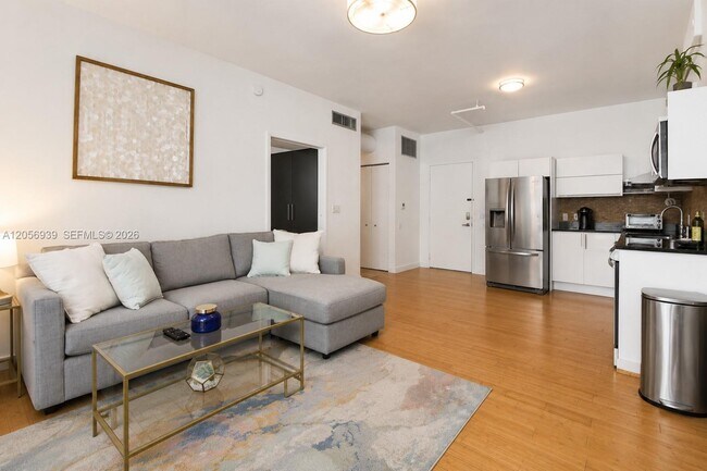Foto del edificio - 690 SW 1st Ct