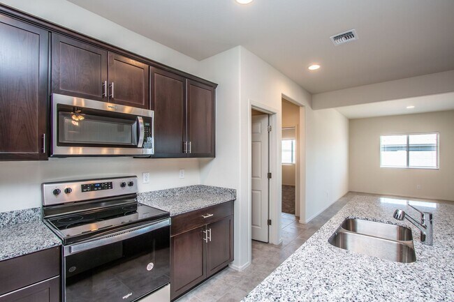 Foto del edificio - COMING SOON!! RECENTLY BUILT HOME IN MARICOPA!
