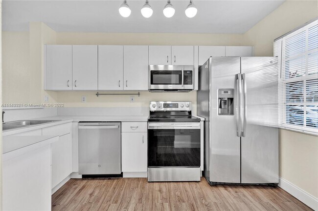 Foto del edificio - 14274 SW 120th Ct