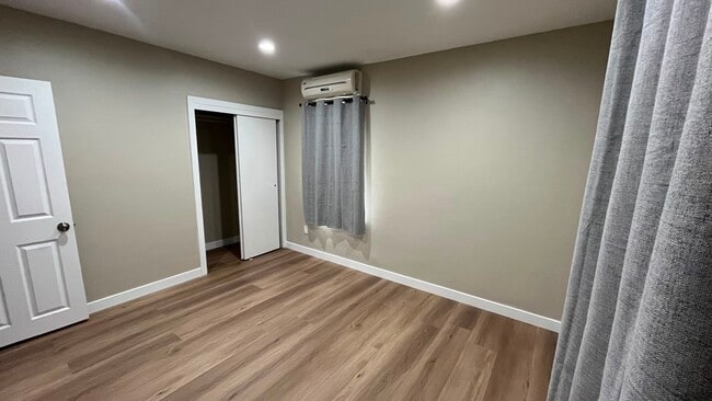 Bed room 1 - 212 W Linda Vista Ave