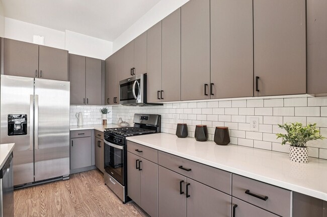 Building Photo - Lura Vegas Apartments