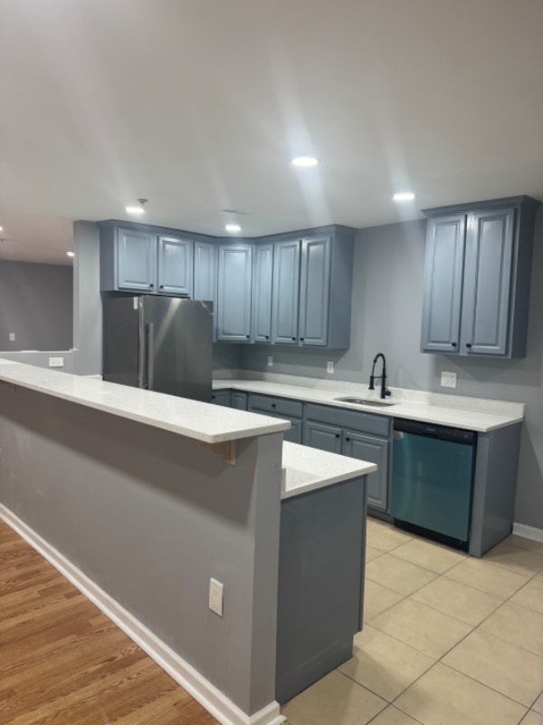 Photo - 1831 W Diamond St Apartment