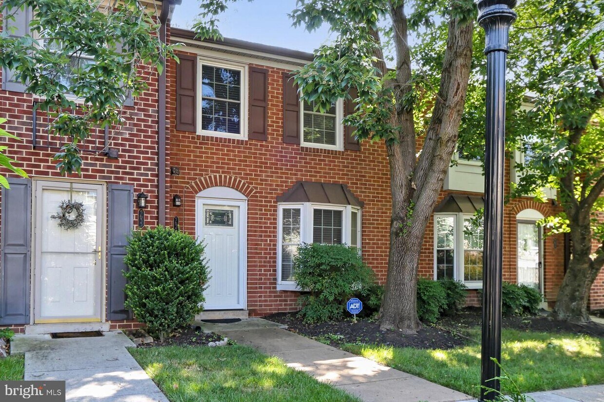 5635 Independence Cir, Alexandria, VA 22312 Townhome Rentals in