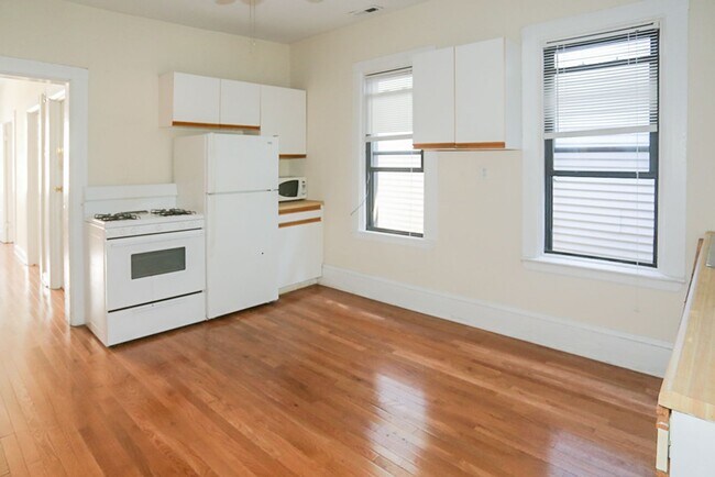 Foto del edificio - 2254 N Southport Ave