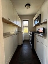 Building Photo - 49 Lynch St