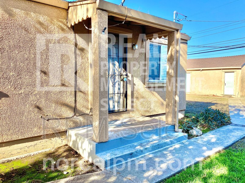 Primary Photo - 241 El Camino Ave