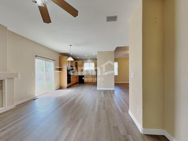 Foto del edificio - 9742 Jasper Dr