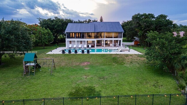 Foto del edificio - 6272 SW Banks St