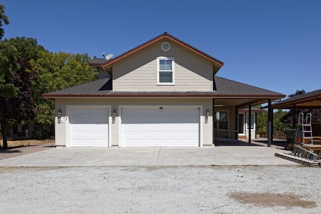 Building Photo - 3 br, 3 bath House - 3025 Godfrey Ave