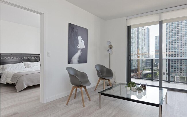 Foto del edificio - 45 SW 9th St