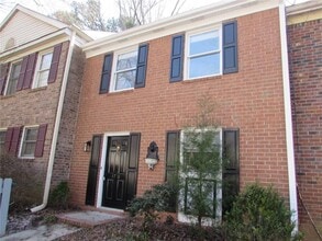 Building Photo - 1716 Twin Brooks Dr SE