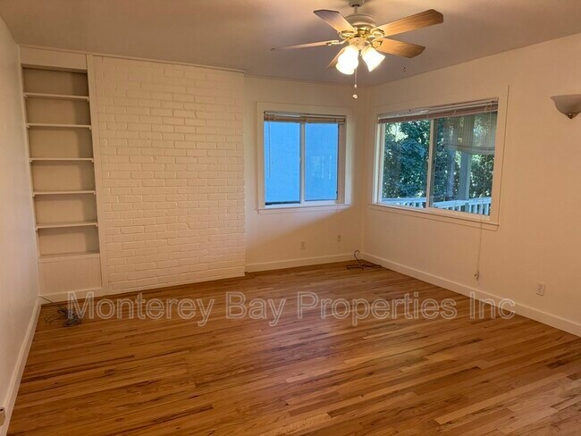 Foto del edificio - 395 Tabor Dr