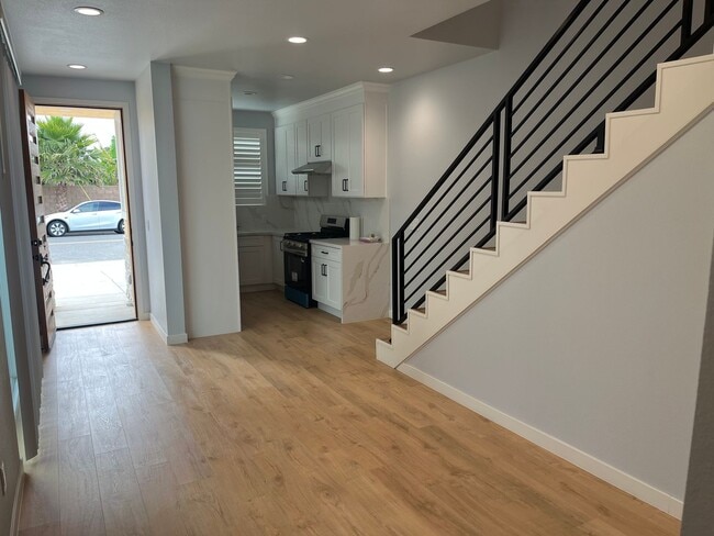 Foto del edificio - NEWLY Built 3 Bedroom Home in Huntington B...