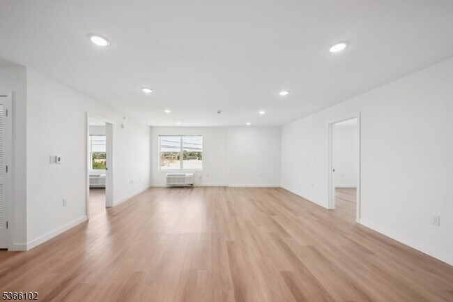 Foto del edificio - 369 18th Ave