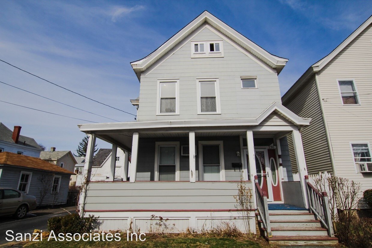 Primary Photo - 4 br, 2 bath House - 136 Bruyn Ave.
