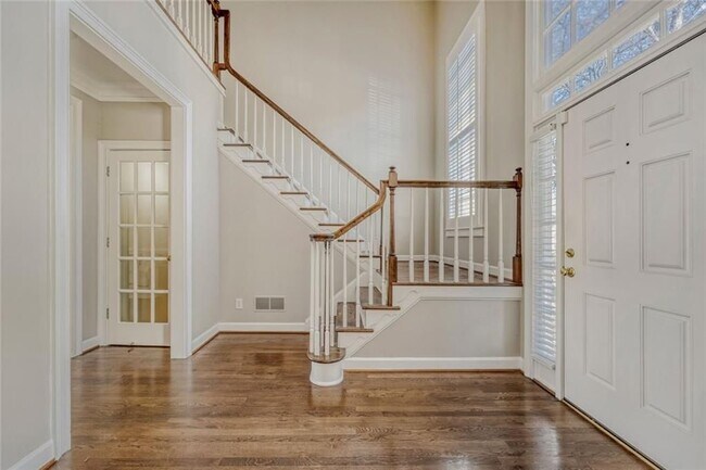 Foto del edificio - 1111 Lake Washington Dr NW