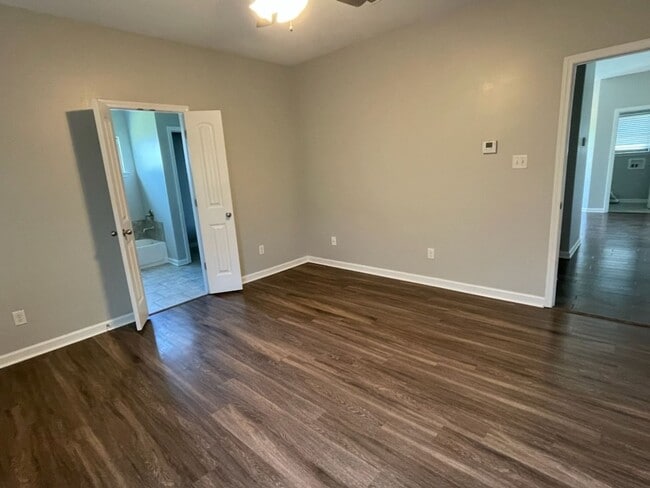 Building Photo - Bethel Park Subdivision! Four Bedrooms!