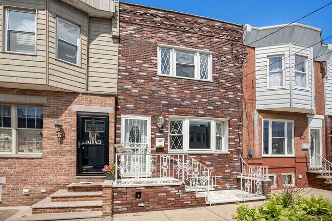 Building Photo - 143 W Ritner St