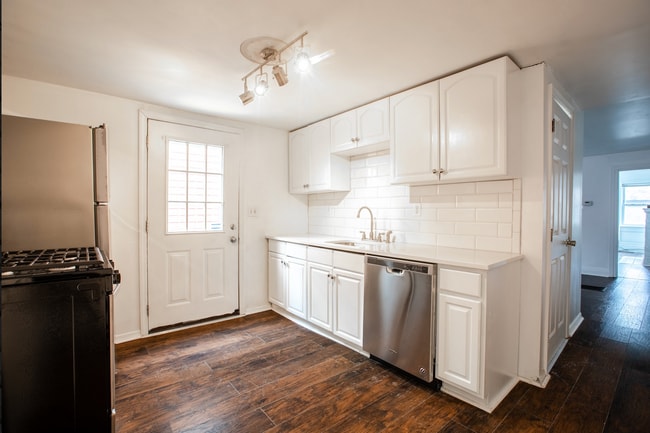 Building Photo - 1810 Larkins Way