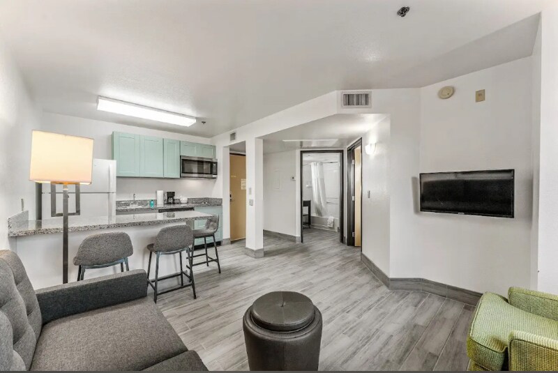 Foto del edificio - 5858 W Chandler Blvd