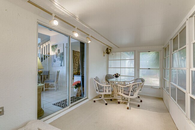Building Photo - 150 Sandy Shoes Dr