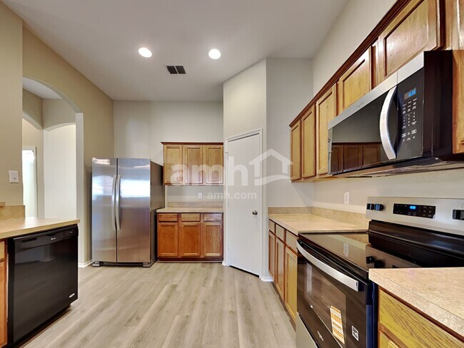 Foto del edificio - 1349 Illinois Ave