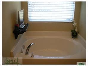 Building Photo - In the Heart of Richmond Hill - Available on  4/7/26