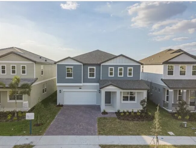 Foto del edificio - Stunning 5-Bedroom Executive Home with Lak...