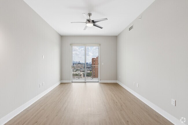 A3R 1 habitación, 1 baño - 737 pies cuadrados - Sala de estar - M5250