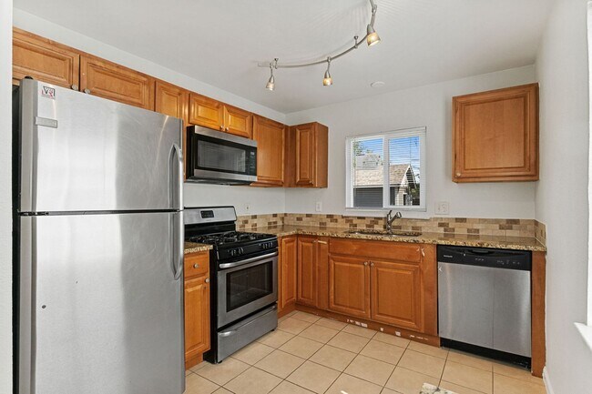 Foto del edificio - Newly Renovated 2 bed/1 bath home!!