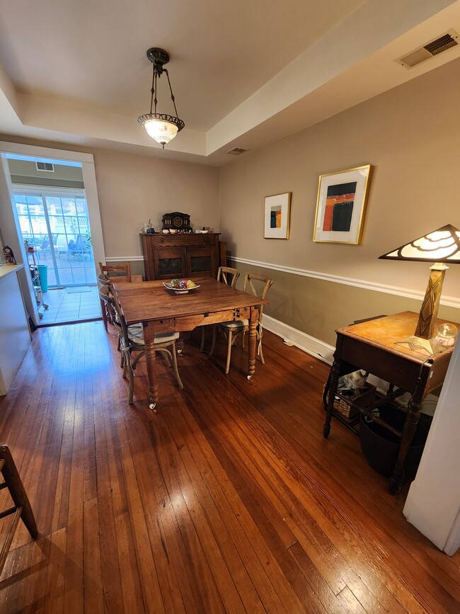 Foto del edificio - 2103 37th St NW