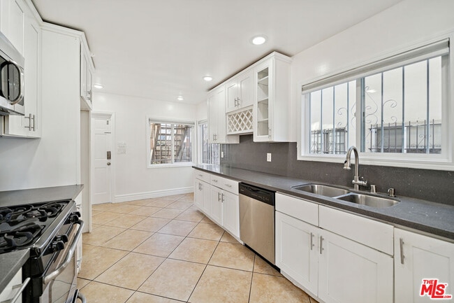 Foto del edificio - 112 S Detroit St