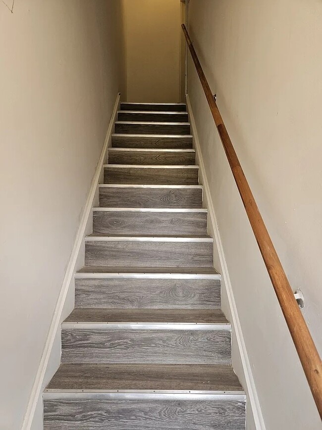 Building Photo - 2448 W Grenshaw St