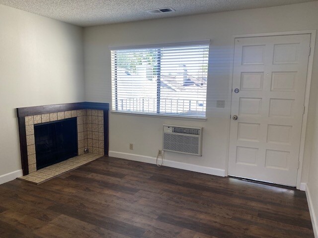 Foto del edificio - 4990 Edgar Ct
