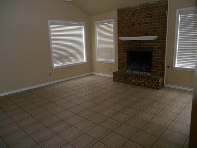 Building Photo - 2721 Brothers Blvd