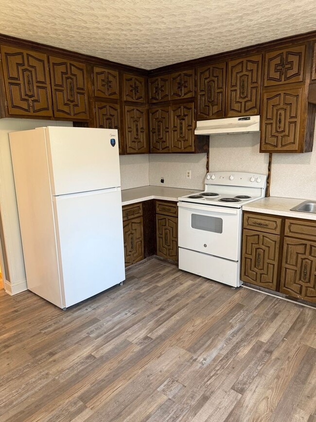 Building Photo - 915 S Kates Ln