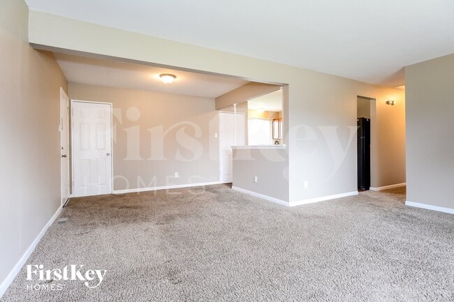Building Photo - 825 Manresa Ln