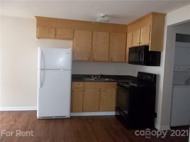 Building Photo - 438 Carpenter St